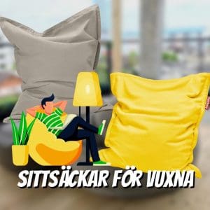 Sittsäckar för vuxna, en gul och en grå säck, tecknad grafik på man i saccosäck